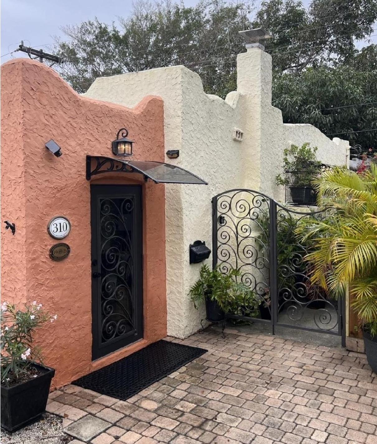 Tropical Designer House In Heart Of Antique Row Wpb Villa West Palm Beach Exterior photo